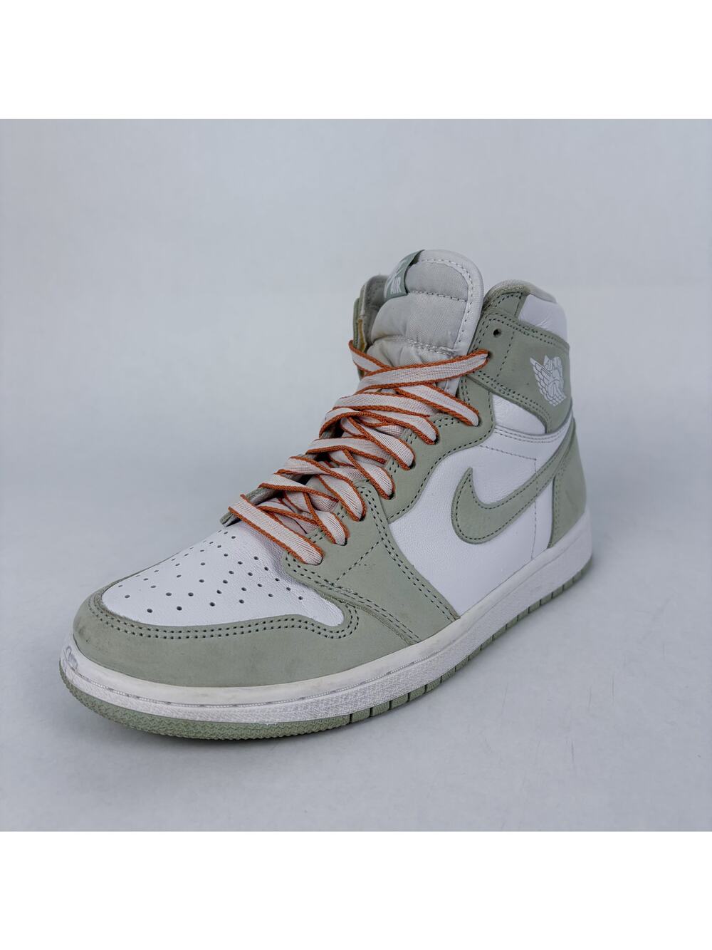 Air Jordan Women's 1 Retro High OG in Seafoam 8.5